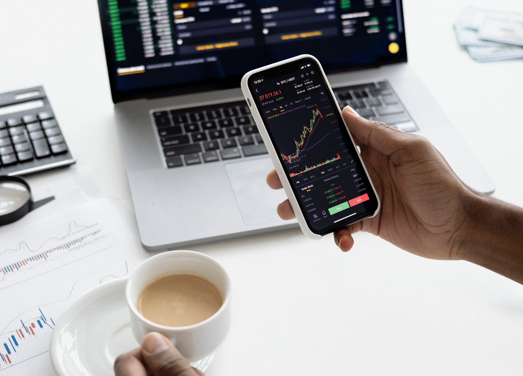 Who is a Data Analyst?